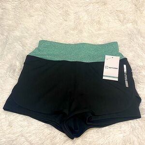 July's Song Yoga Black Women Short In WT